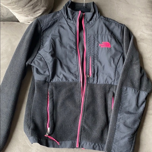 North face with pink zippers - Picture 4 of 4